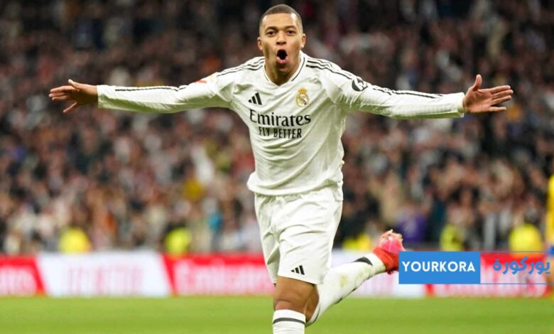 رسميًا : مبابي يحصد جائزة "البيتشيتشي" كهداف الدوري الإسباني في موسمه الأول مع ريال مدريد رسميًا : مبابي يحصد جائزة "البيتشيتشي" كهداف الدوري الإسباني في موسمه الأول مع ريال مدريد