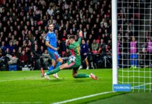 أتلتيكو مدريد يحقق انتصارًا بشق الأنفس على أيندهوفن