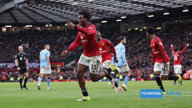مانشستر يونايتد يتفوق على مانشستر سيتي بثنائية في الدوري الإنجليزي